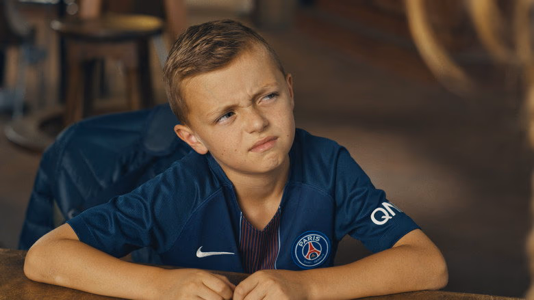 Aile Boyu Futbol 1. Sezon 4. Bölüm izle